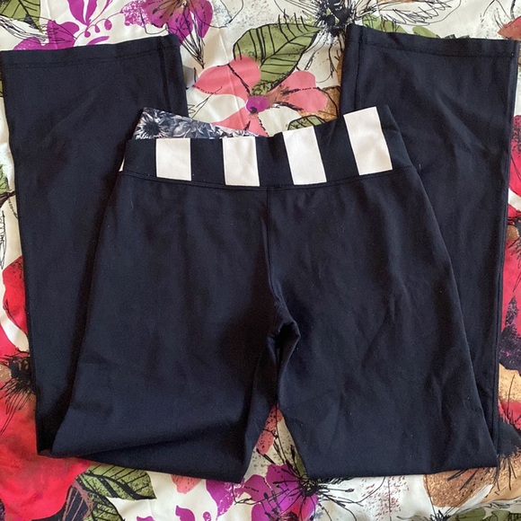 Lululemon Astro Pant - Picture 7 of 9